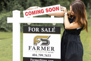 Why Real Estate Signs Are Still a Must-Have in a Social Media–Driven Market