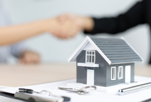 Why First Impressions Matter: How Quality Signage Impacts Real Estate Sales
